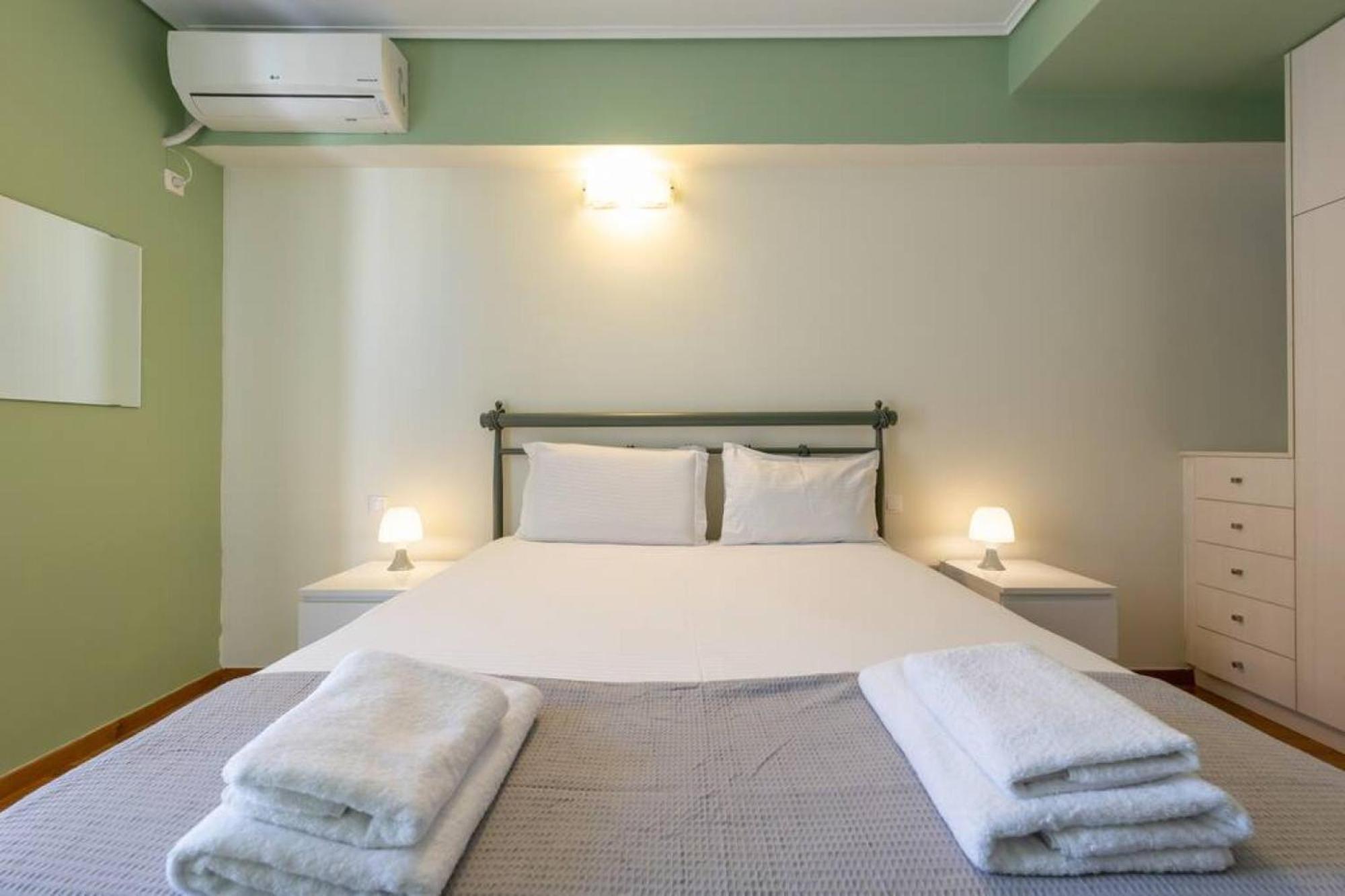 Petralona dazzling top floor 1BD/AP Athen Eksteriør billede