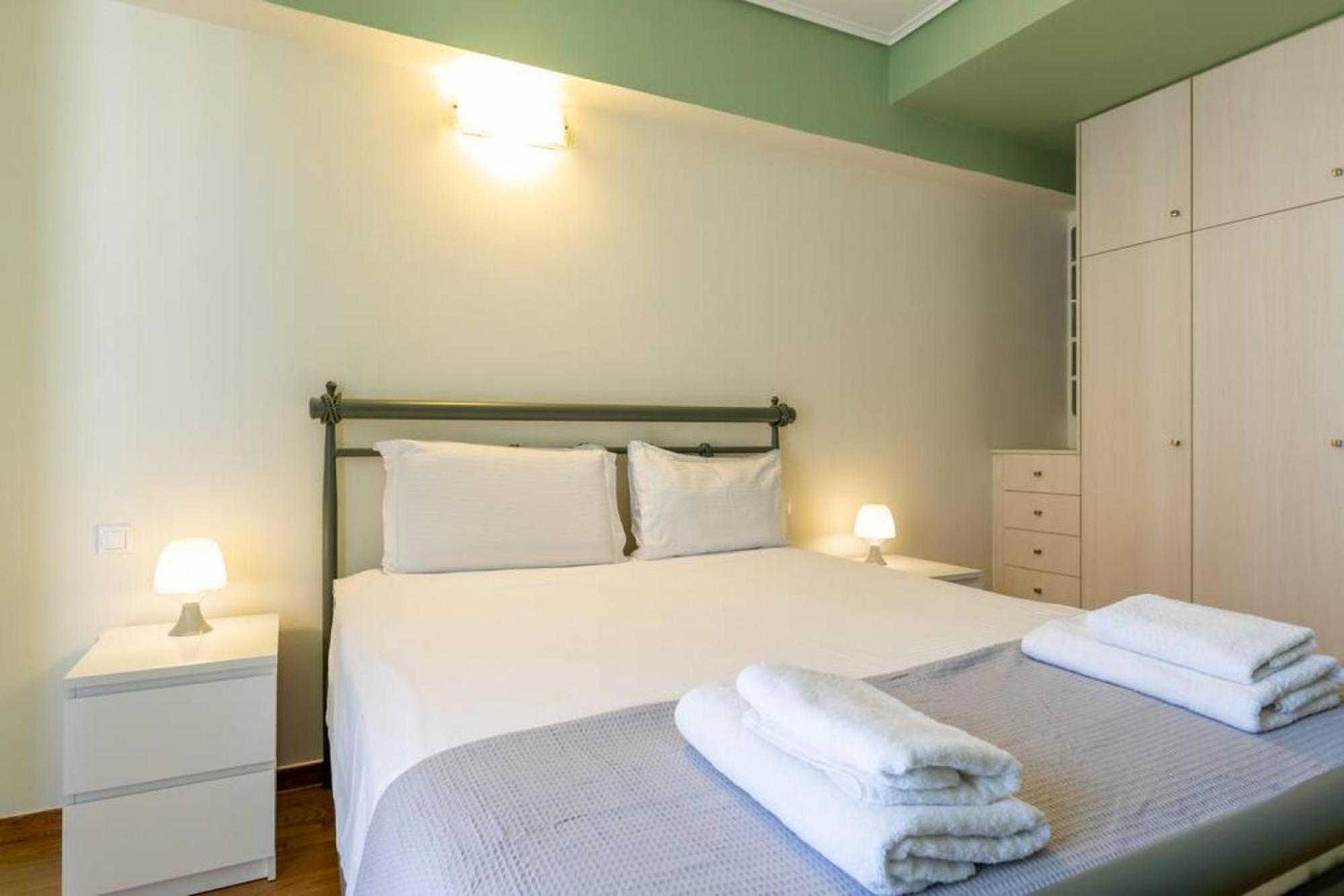 Petralona dazzling top floor 1BD/AP Athen Eksteriør billede